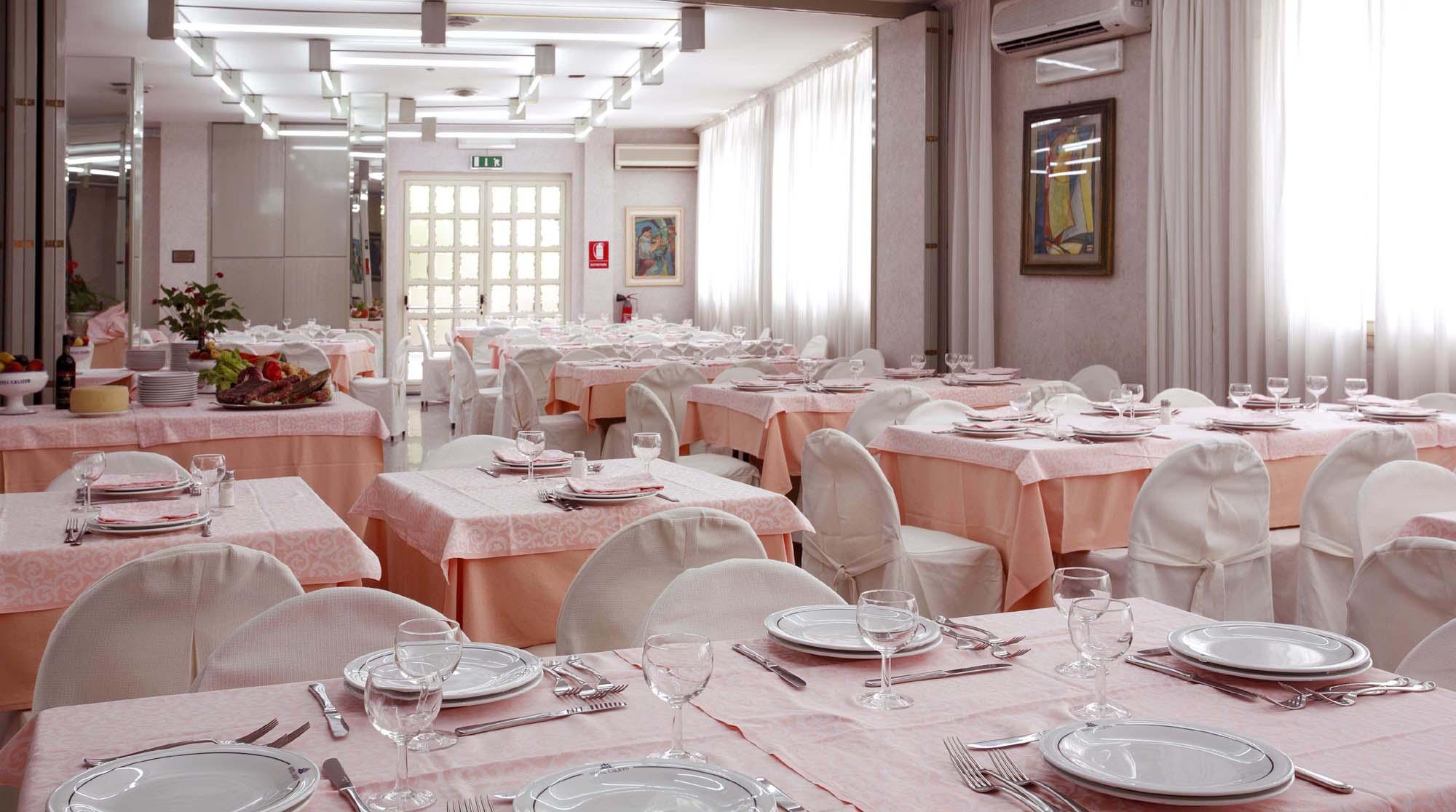 Hotel Califfo Quartu SantʼElena Esterno foto
