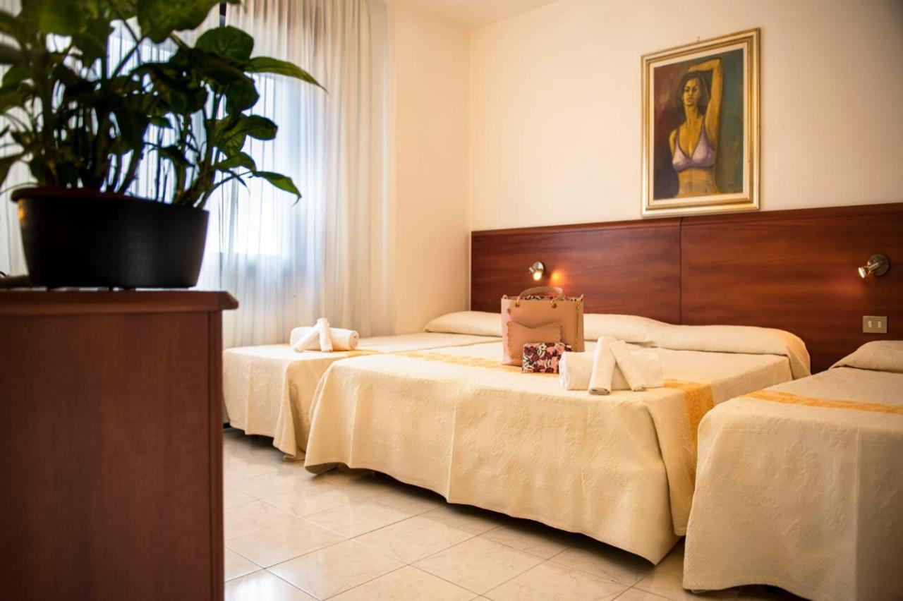 Hotel Califfo Quartu SantʼElena Esterno foto